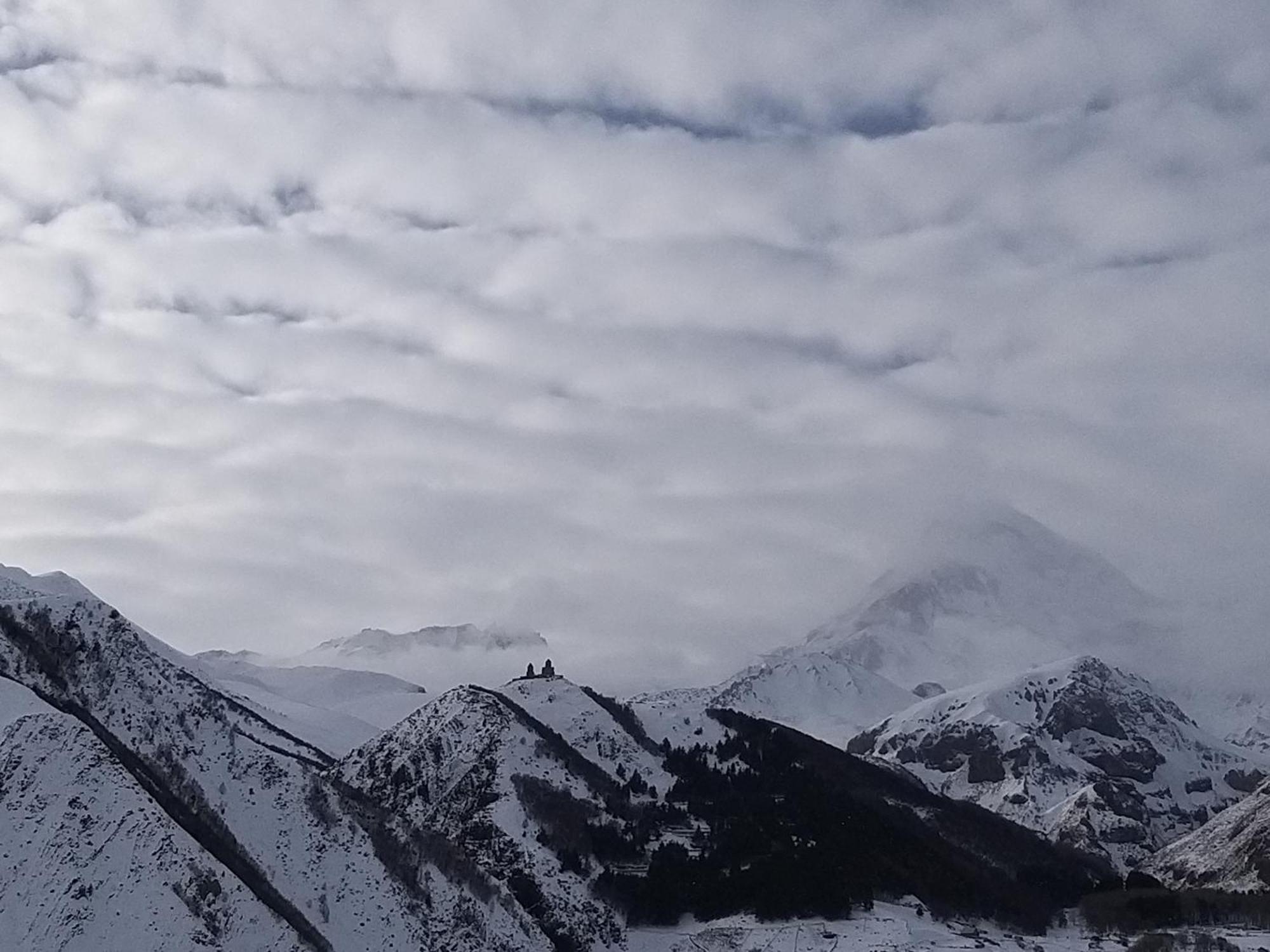 Emotion Kazbegi Lägenhet Rum bild