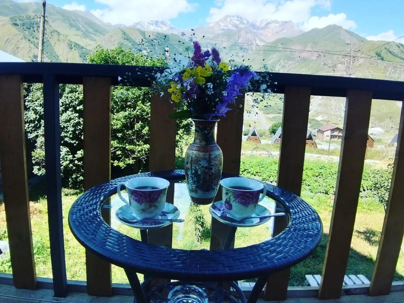 Emotion Kazbegi Lägenhet Rum bild