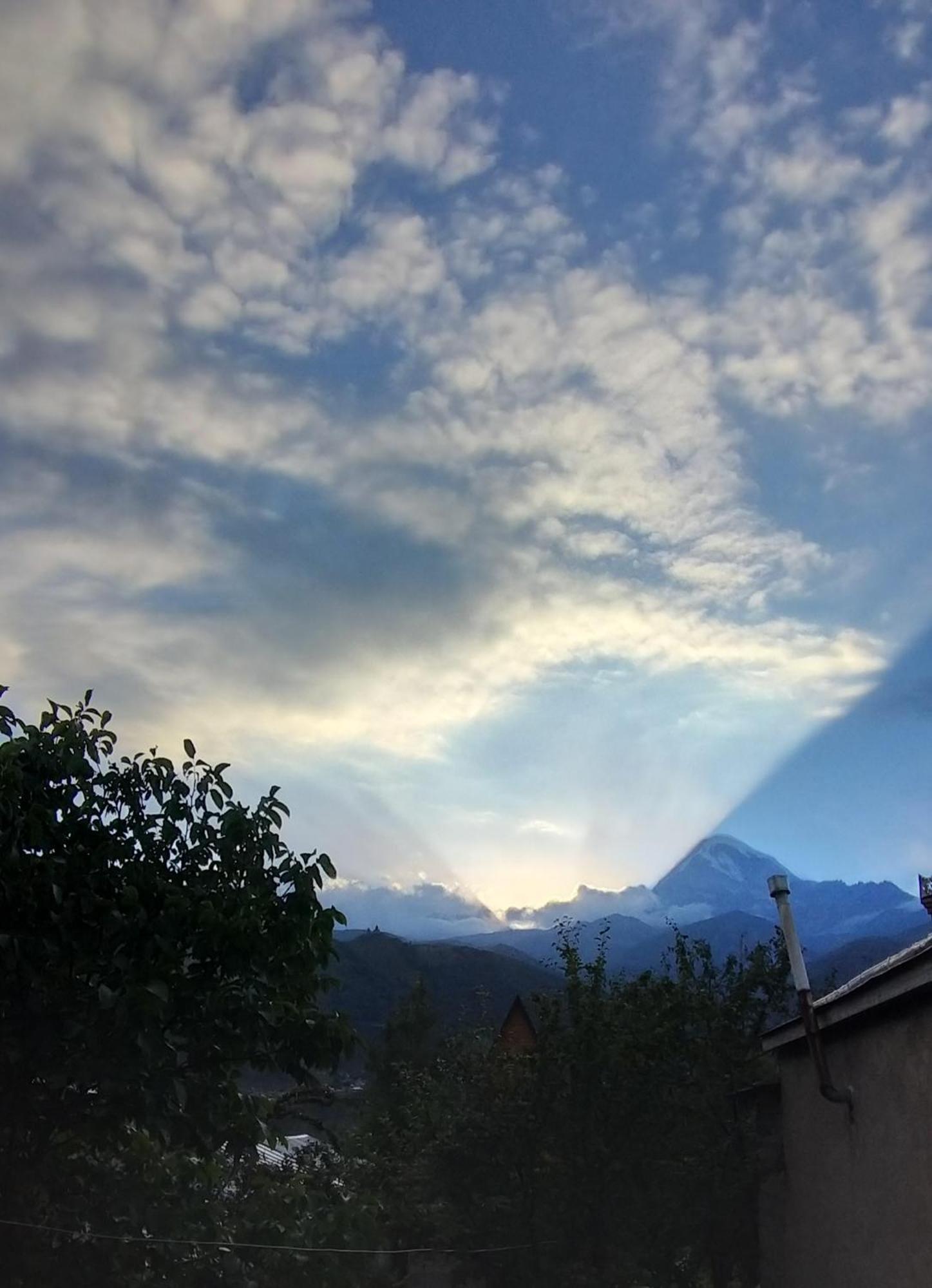 Emotion Kazbegi Lägenhet Exteriör bild